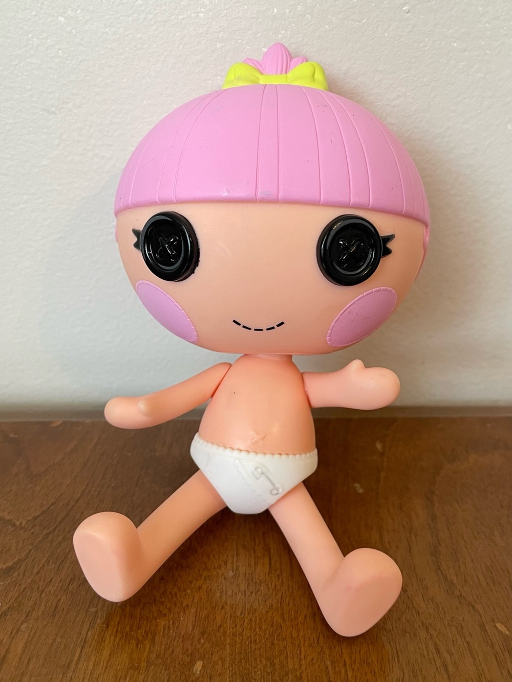 2011 MGA Lalaloopsy Baby Pink Hair In Diaper 8” Doll